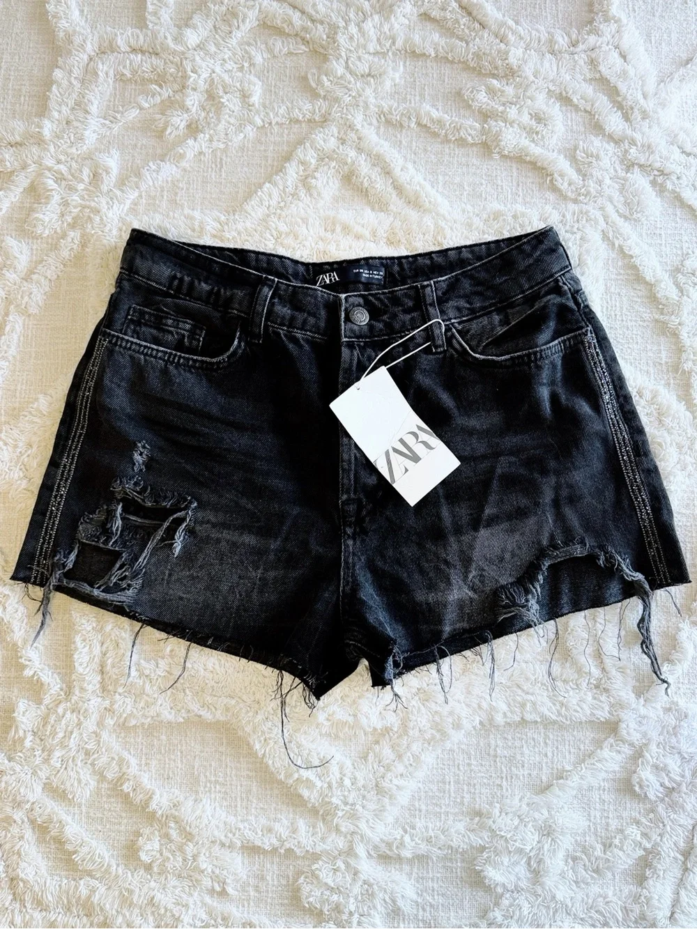 Zara NWT Black Distressed Denim Moto Shorts Size 6 Raw Hem Studded Sides